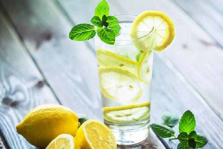 نوشیدنی طبیعی ترکیبی تابستانه
